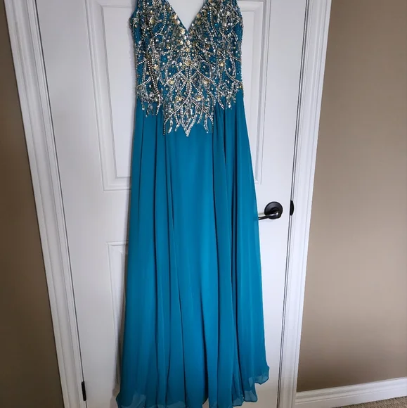 Prom Dress - Picture 1 of 9